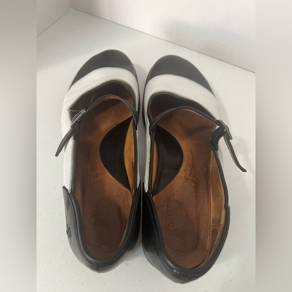 John Fluevog Sandra Mary Jane 9.5 BlackWhite Leather Retro Fellowship Collection - Picture 3 of 13